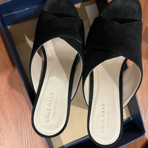 Suede upper
Slip on 75cm